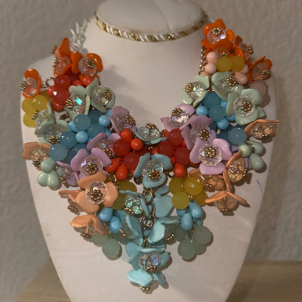 Multi-Color Chunky Flower Necklace